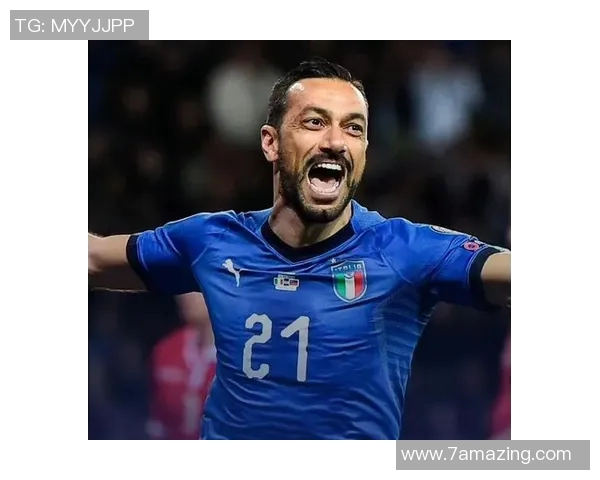 聚焦荣誉加身的足球球星奋斗历程与辉煌成就解读 聚焦荣誉加身的足球球星奋斗历程与辉煌成就解读